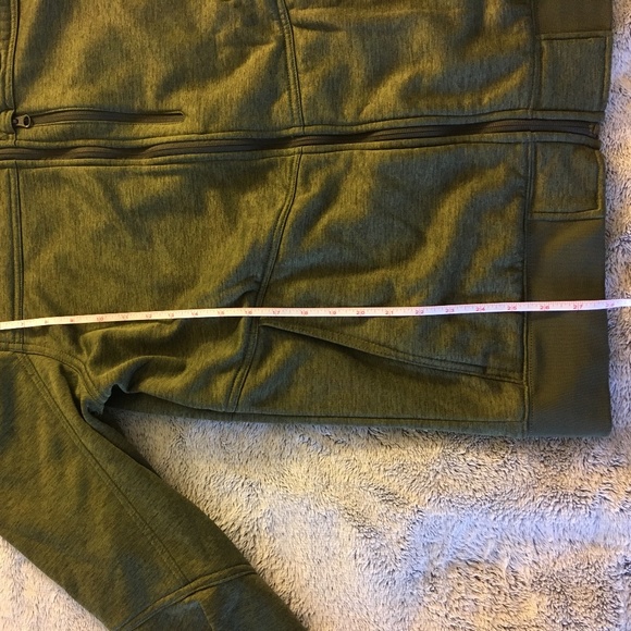 Oakley zipup hooded green jacket, good condition - Picture 5 of 11